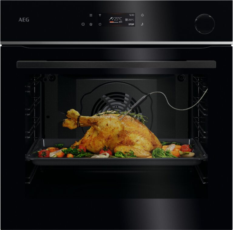 AEG 7000 MealAssist mit SteamCrisp® / Einbaubackofen / WLAN-fähig / Pyrolytische Selbstreinigung / Schwarz TR7PB63ZSB
