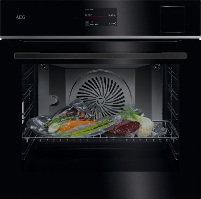 AEG 8000 Meal Assist with SteamPro Einbaubackofen / WLAN-fähig / Dampfreinigung / Schwarz V8SBP731AB