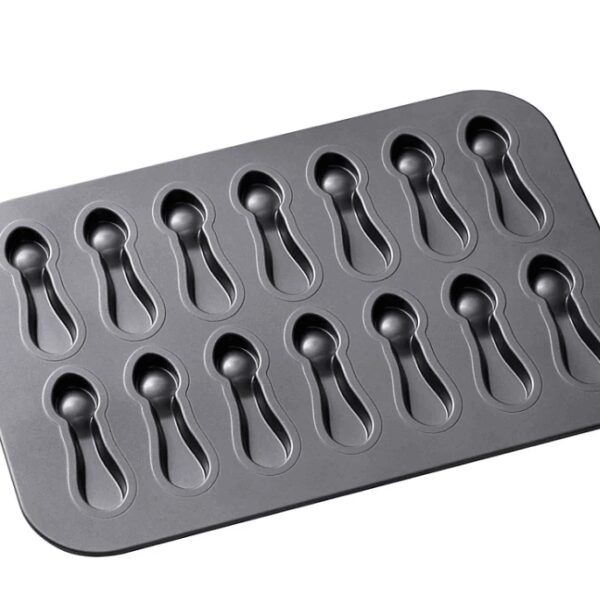 Chicago Metallic - 14 Löcher - löffelförmige Keksform - Antihaftbeschichtung - Schwarz -. Wohnen & Kochen