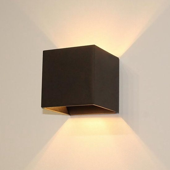 Goliving lamp â€šÃ„Ã¬ Wandlamp zwart binnen en buiten â€šÃ„Ã¬ Kubuslamp industrieel â€šÃ„Ã¬ Buitenlamp - Waterdichte LED-verlichting - Energiezuinig en roestvrij - 10x10x10 cm Wohnen & Kochen