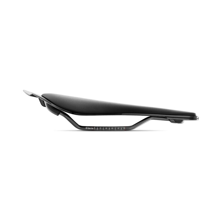 Sattel Fizik Arione R3 Versus Evo Carbon Regular matt schwarz 229gr Radfahren